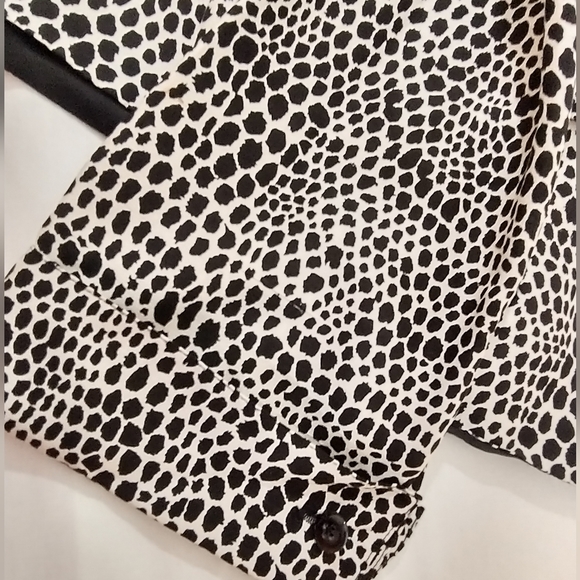 ICE Animal Print 100% Silk Wrap Blouse Size L EC - Picture 5 of 7